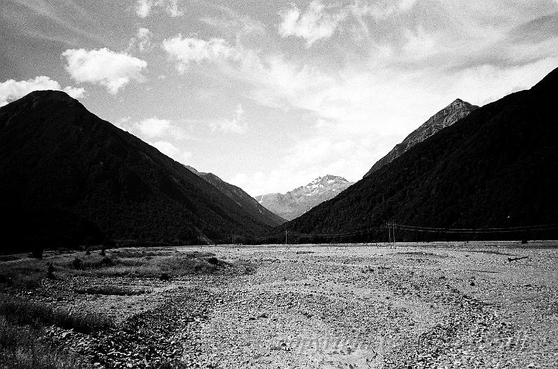 Break in Hills, Arthur's Pass 00580013.JPG - Kodak TriX400